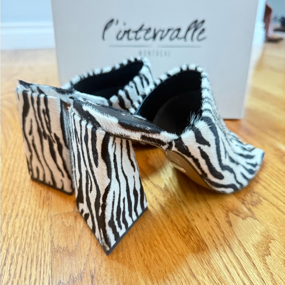 L'INTERVALLE Black and White Zebra Mules - Picture 3 of 4